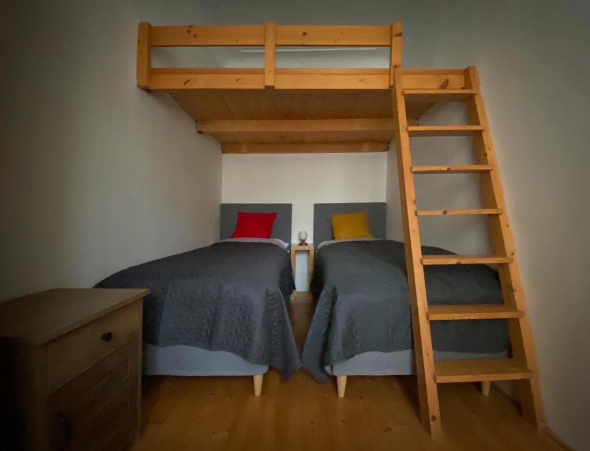 Utulny Byt Pod Prazskym Hradem Appartamento Praga Esterno foto